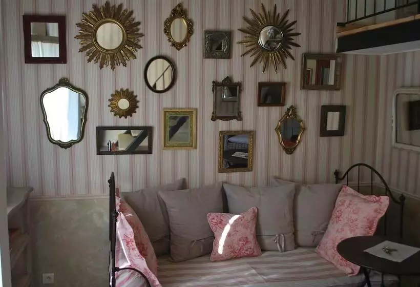 Majatalo Sous Les Canniers