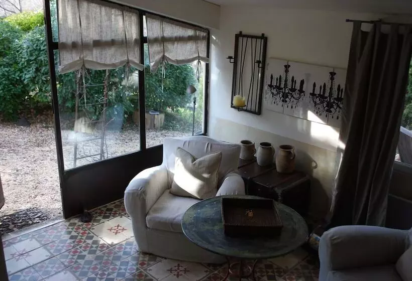 Majatalo Sous Les Canniers