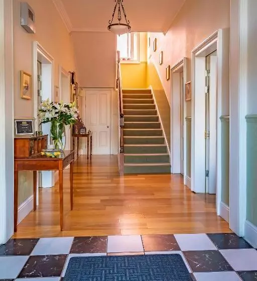 Majatalo Tigh Na Leigh