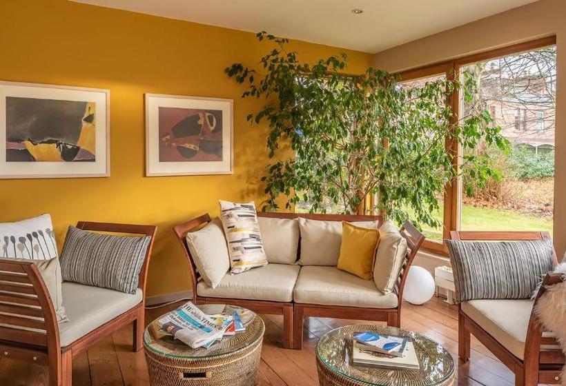 بنسيون Tigh Na Leigh