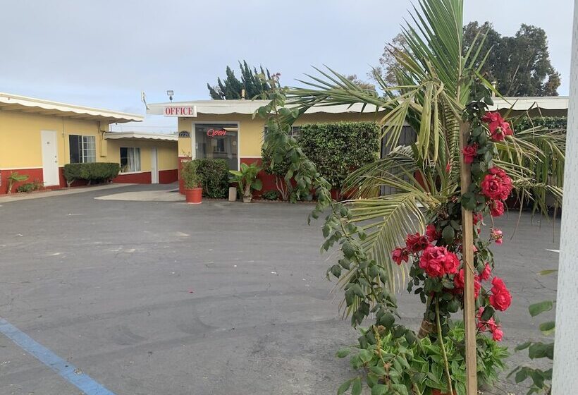 Ventura Beach House Motel