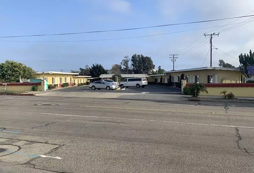 Ventura Beach House Motel