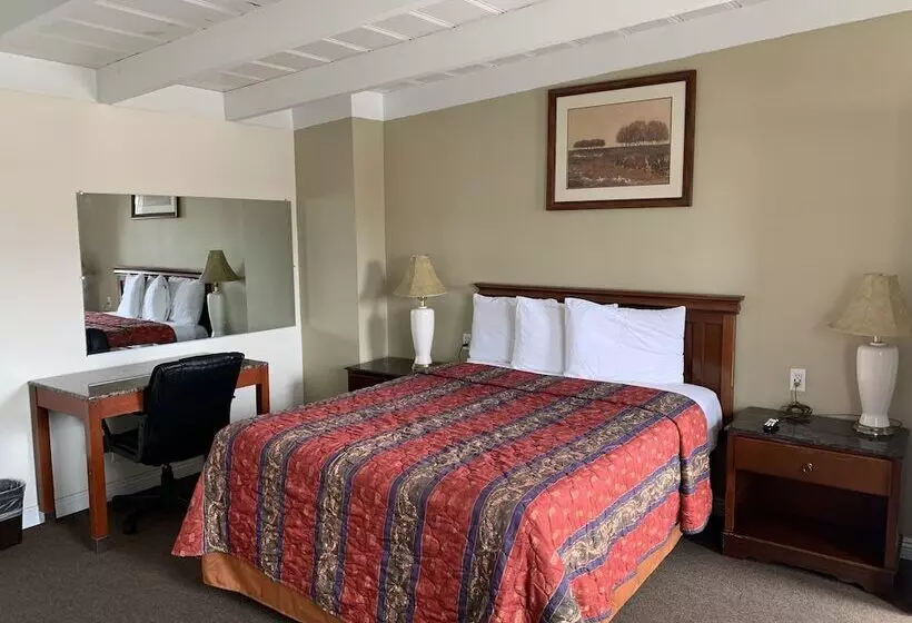 Ventura Beach House Motel