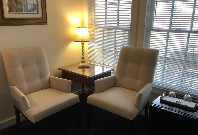 Retkeilymaja The Inn At Cape Cod