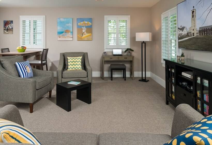 فندق صغير The Inn At Cape Cod