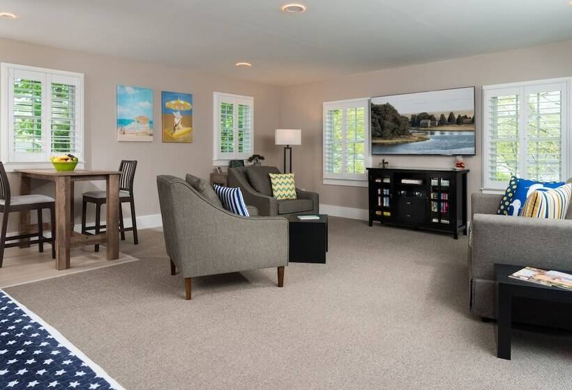 فندق صغير The Inn At Cape Cod