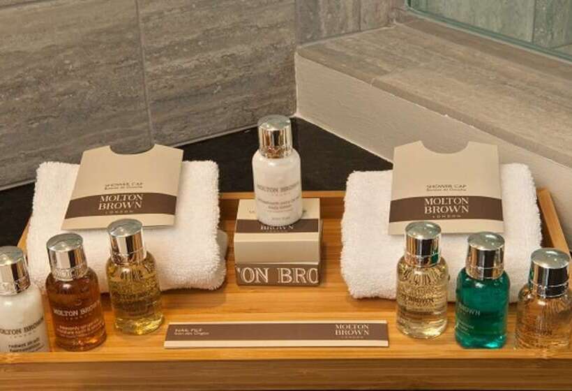 فندق صغير The Inn At Cape Cod