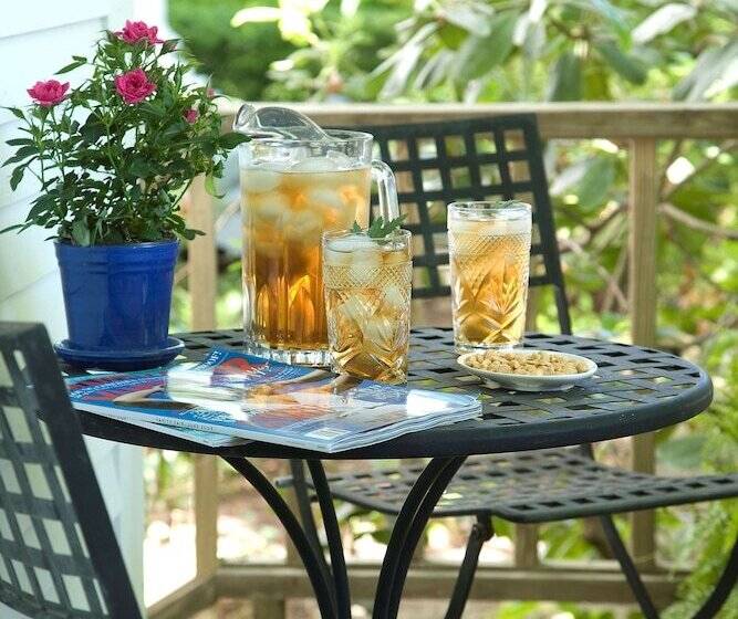 فندق صغير The Inn At Cape Cod