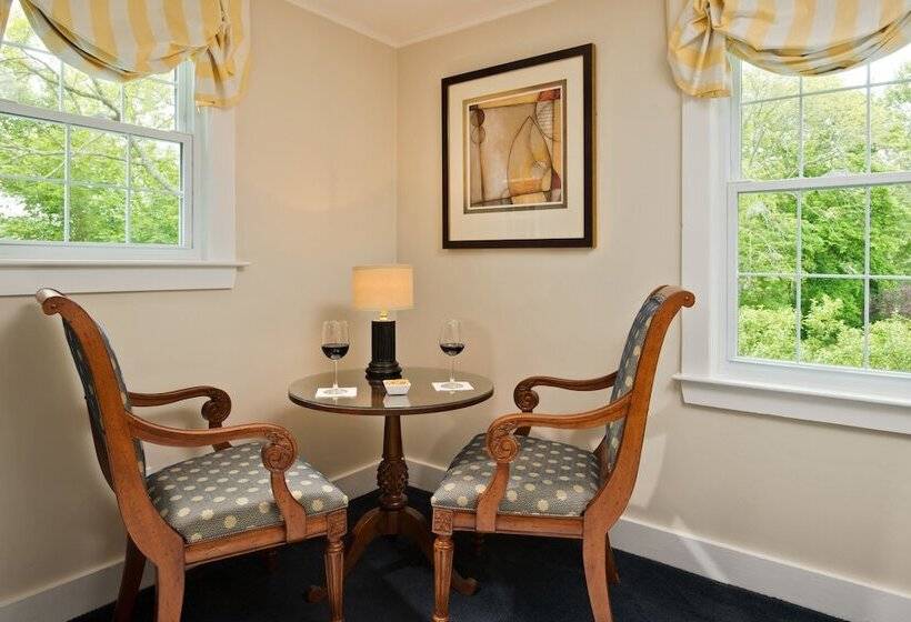 فندق صغير The Inn At Cape Cod