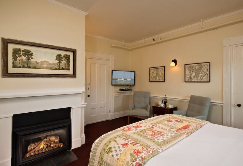 فندق صغير The Inn At Cape Cod