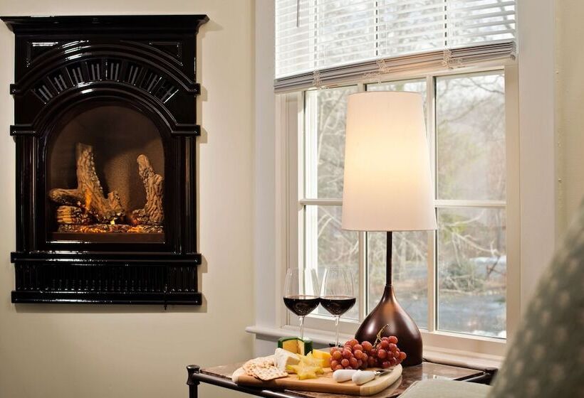 فندق صغير The Inn At Cape Cod