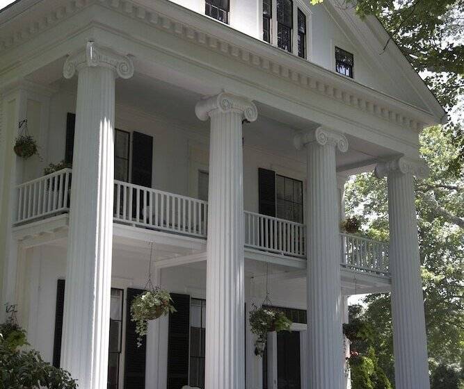 فندق صغير The Inn At Cape Cod