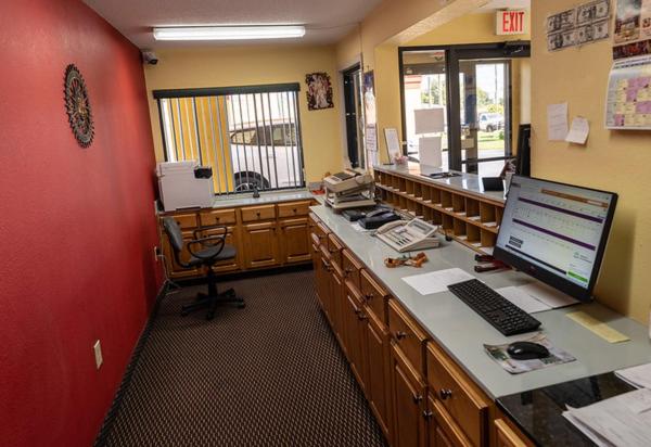 מוטל Budget Inn & Suites