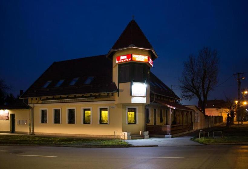 بنسيون Alíz Vendégház