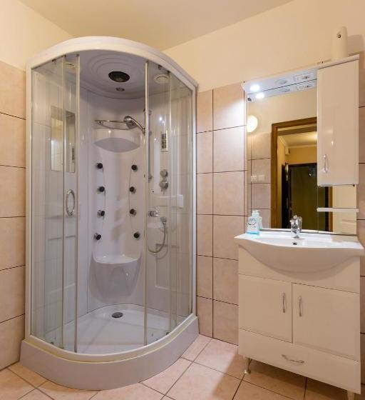 بنسيون Alíz Vendégház