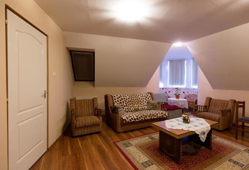 بنسيون Alíz Vendégház