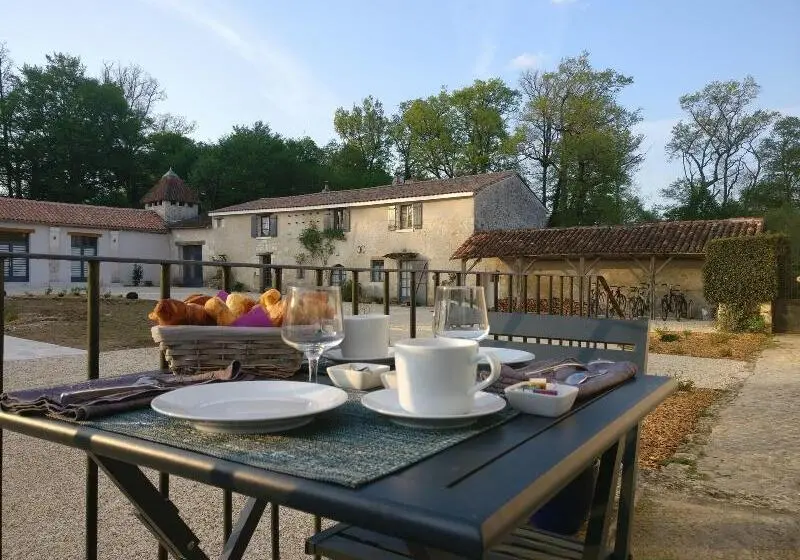 ペンション Domaine De Montboulard