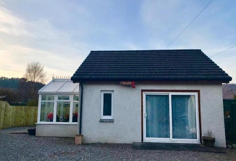 펜션 Rooms At Elmbank Near Loch Ness