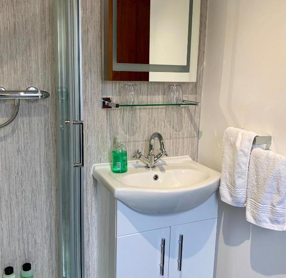 펜션 Rooms At Elmbank Near Loch Ness