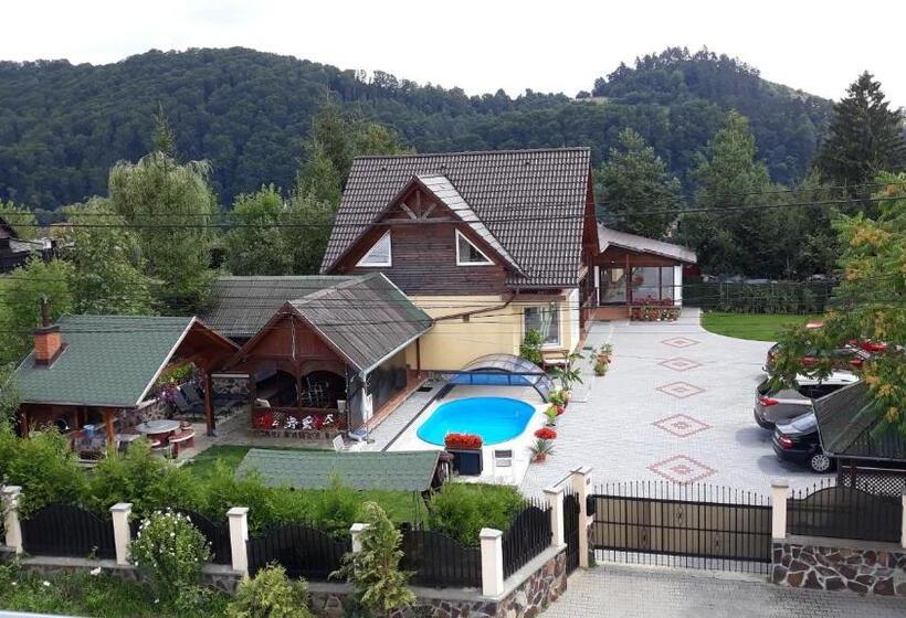 بنسيون Vila Eszter