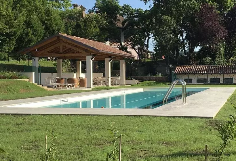 Hotelli Agriturismo Relais Il Bricco