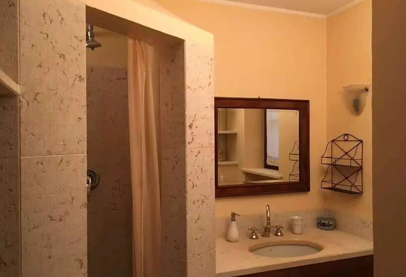 Hotelli Agriturismo Relais Il Bricco