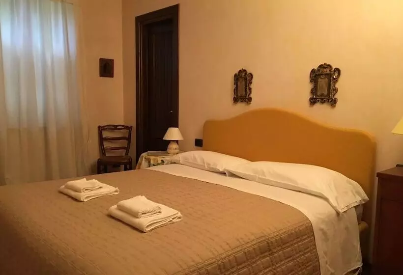 Hotelli Agriturismo Relais Il Bricco