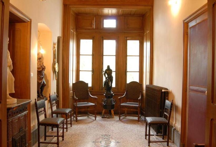 פנסיון Chateau Des Faugs