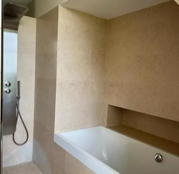 ペンション Chateau Des Faugs