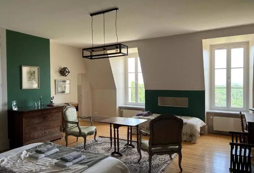 ペンション Chateau Des Faugs