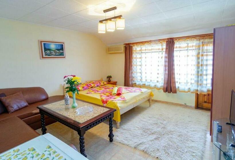 پانسیون Fener Guest House