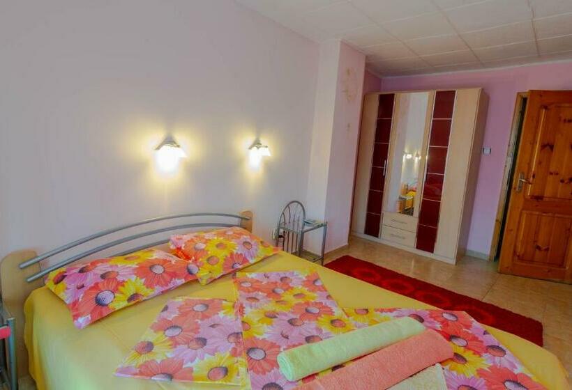 پانسیون Fener Guest House