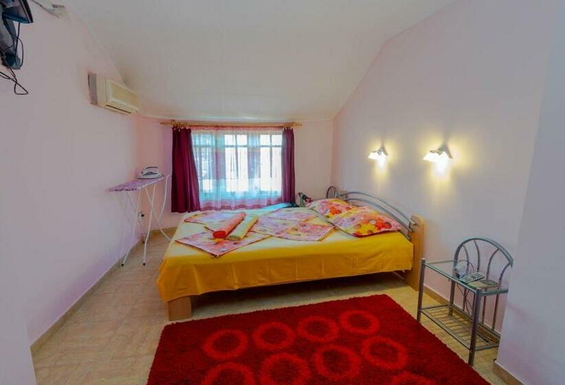 پانسیون Fener Guest House