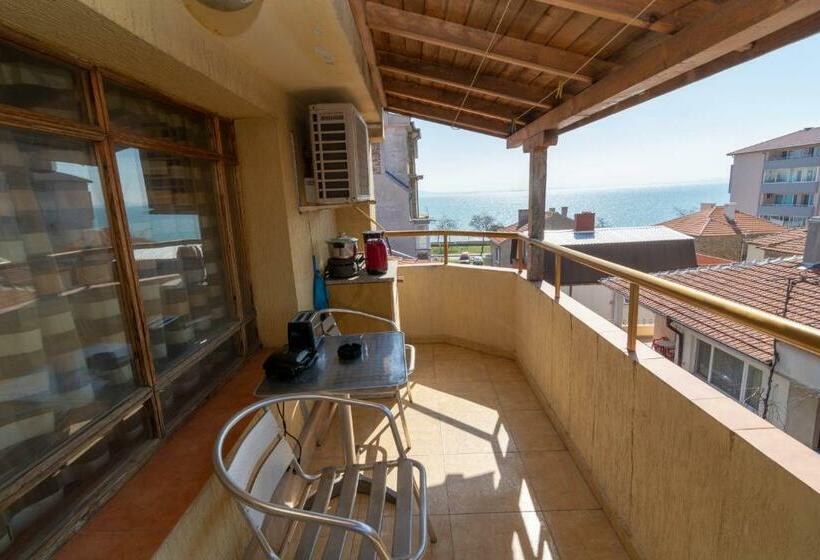 پانسیون Fener Guest House