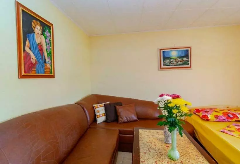 ペンション Fener Guest House
