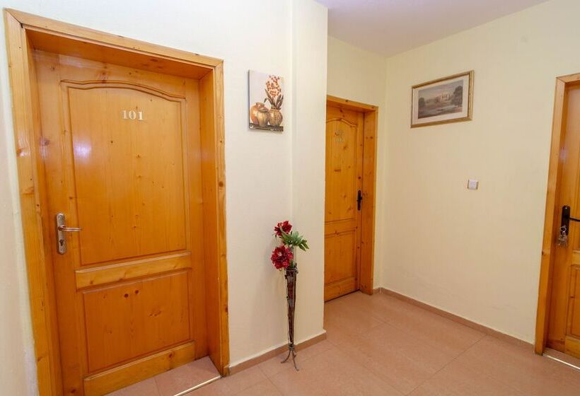 پانسیون Fener Guest House
