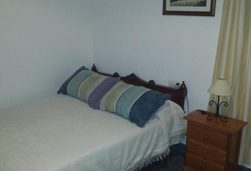 بنسيون Hostal Cuesta De Belén