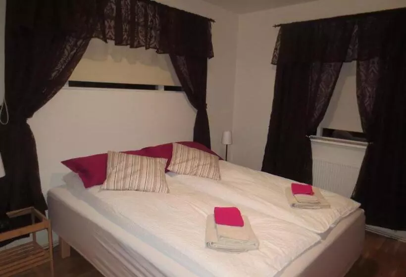 پانسیون Teigur Guesthouse