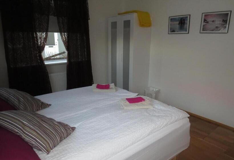 پانسیون Teigur Guesthouse