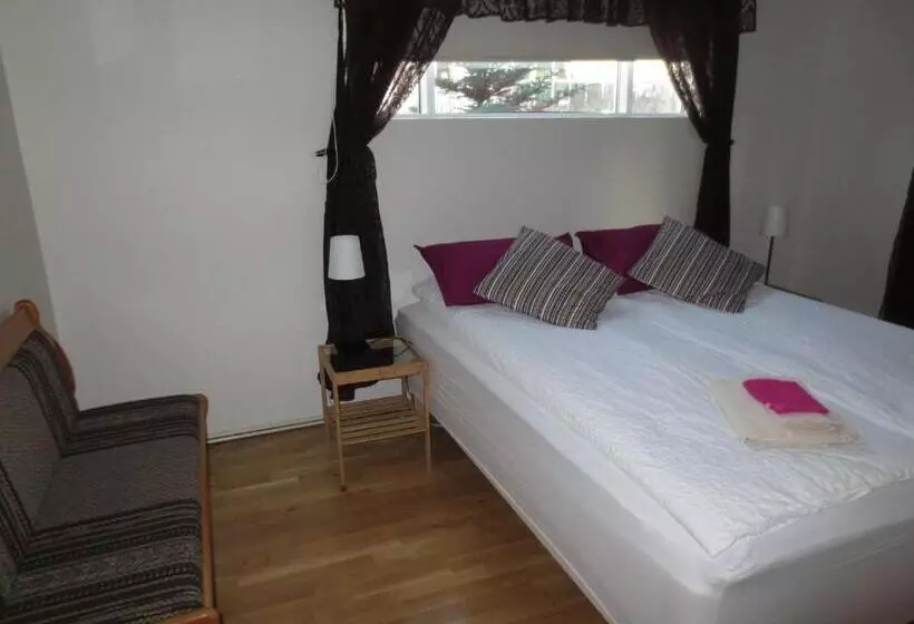 پانسیون Teigur Guesthouse