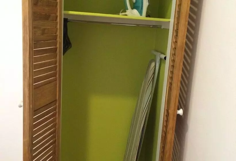 هاستل Golden Arrow Inn