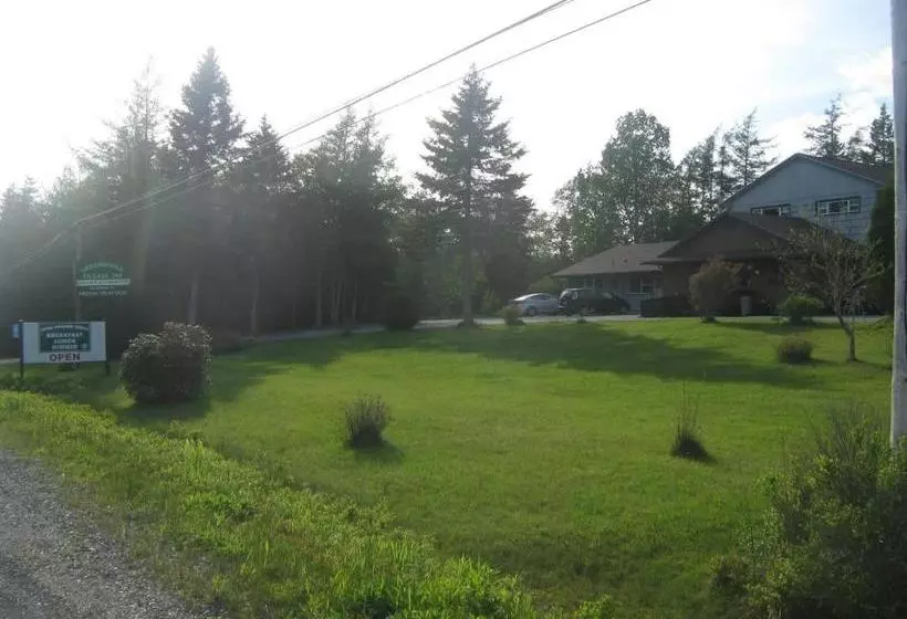 ユースホステル Sherbrooke Village Inn