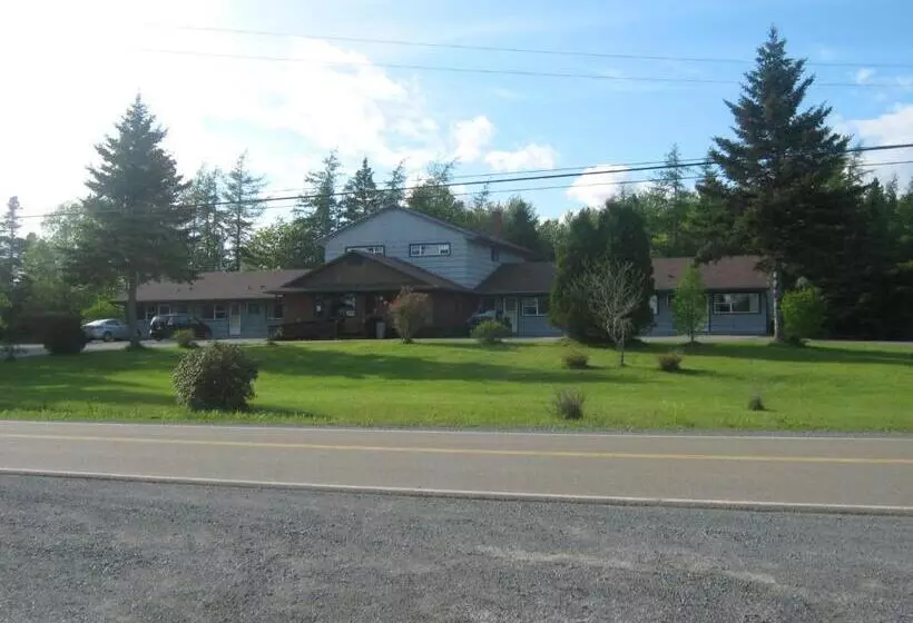 ユースホステル Sherbrooke Village Inn