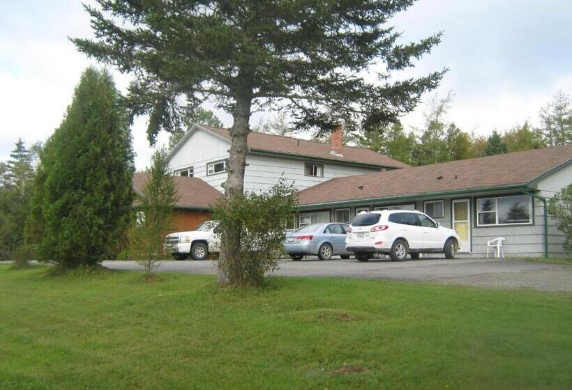 旅馆 Sherbrooke Village Inn