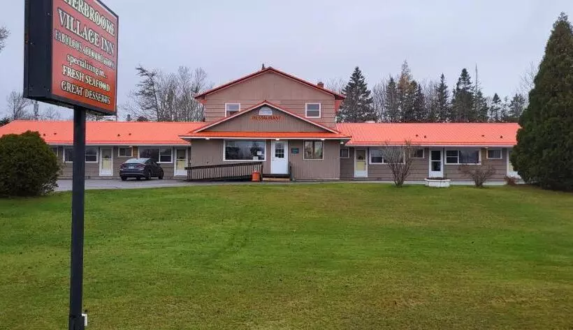 ユースホステル Sherbrooke Village Inn