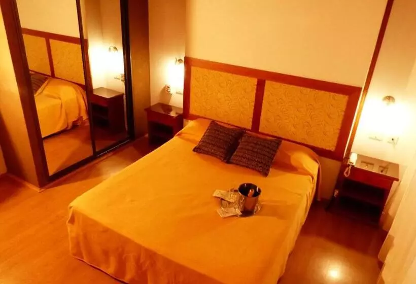 Apart Hotel Family