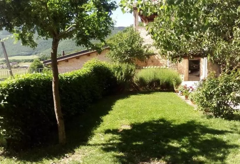 هتل Agriturismo Il Casale Degli Amici