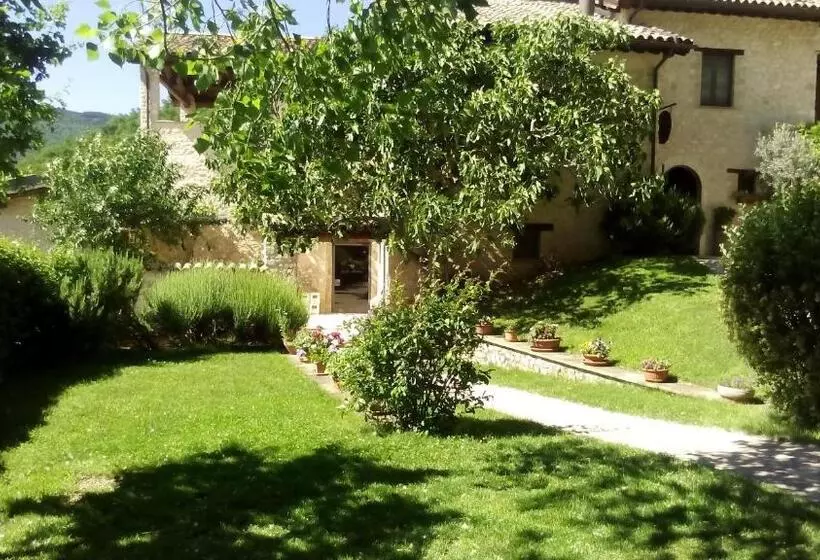 هتل Agriturismo Il Casale Degli Amici