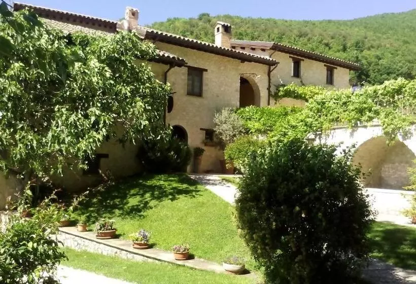 هتل Agriturismo Il Casale Degli Amici