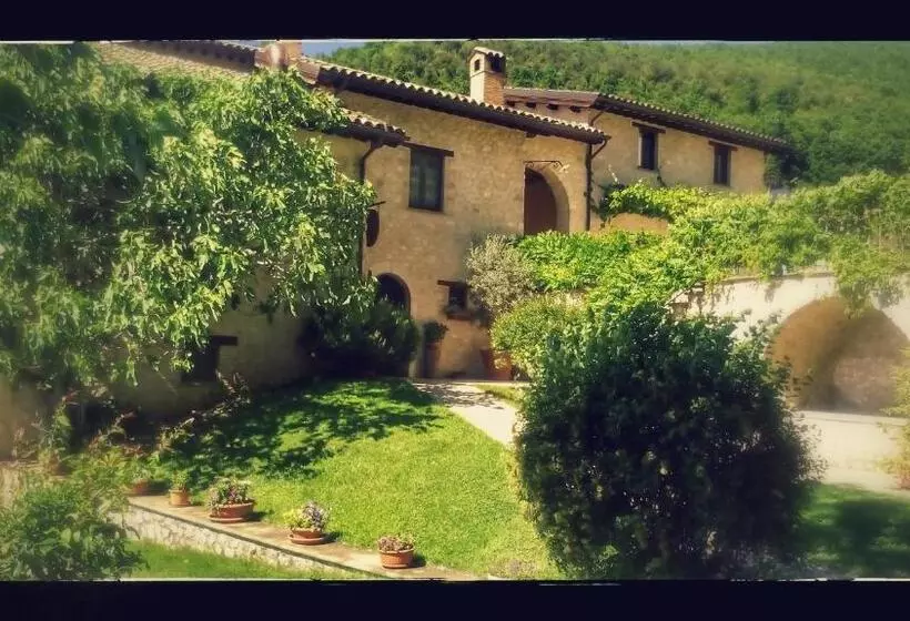 هتل Agriturismo Il Casale Degli Amici